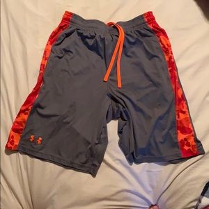 under armour grey and orange shorts